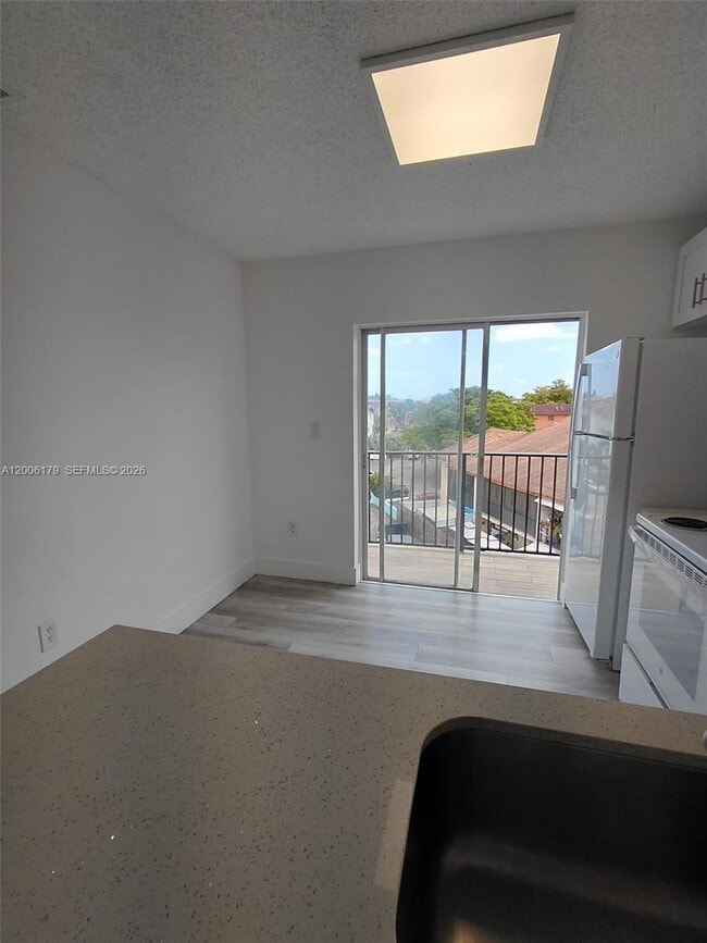 Foto del edificio - 5435 W 24th Ave