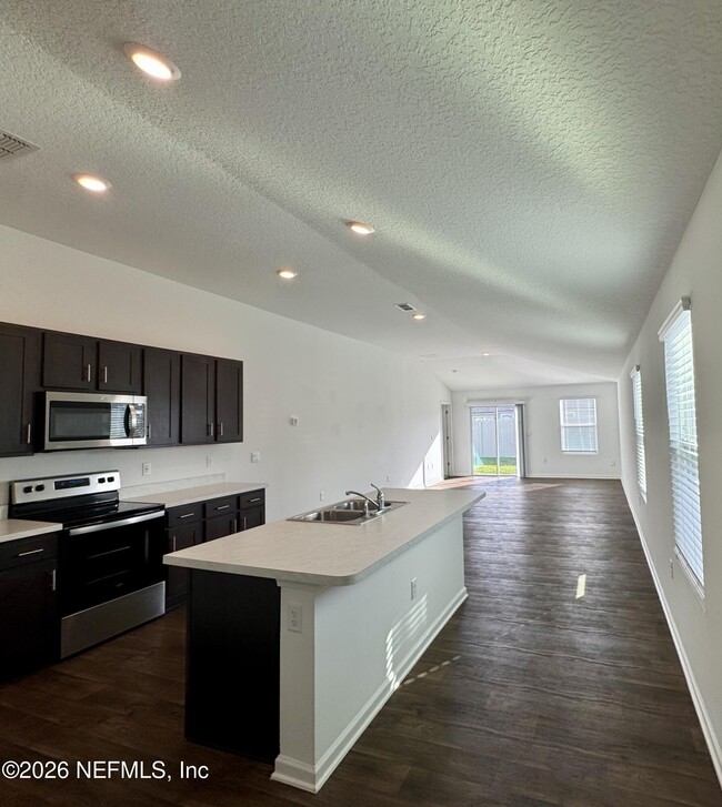 Foto del edificio - 12629 European Beech Rd