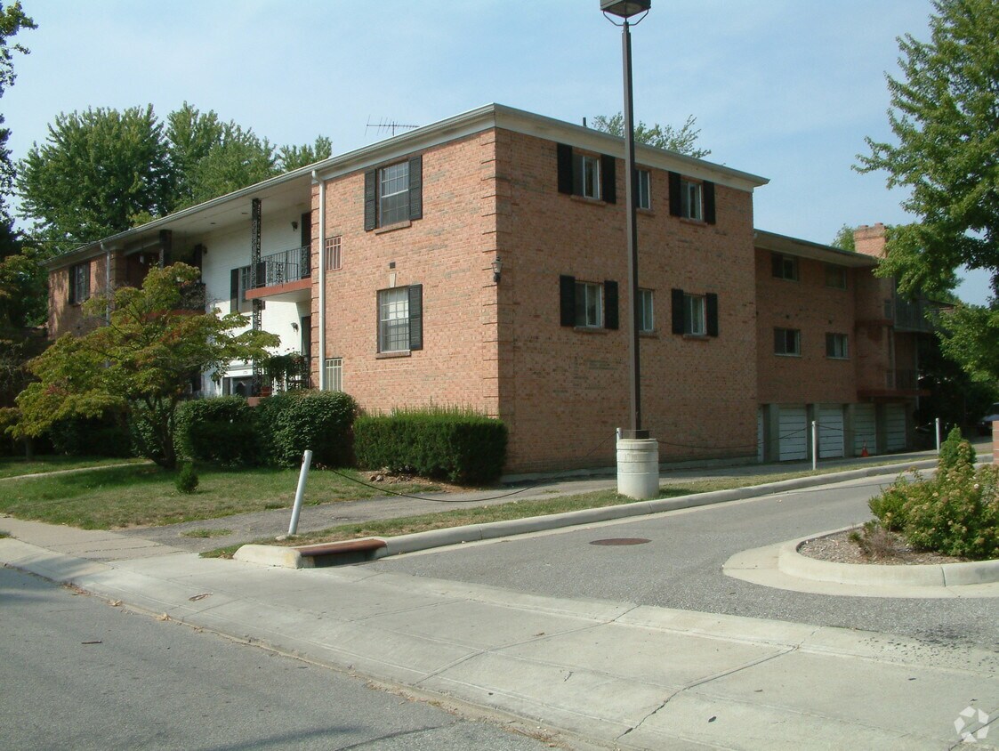Building Photo - 1721 Beacon St