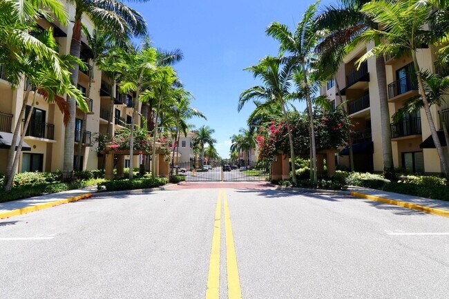 Foto del edificio - 4905 Midtown Ln