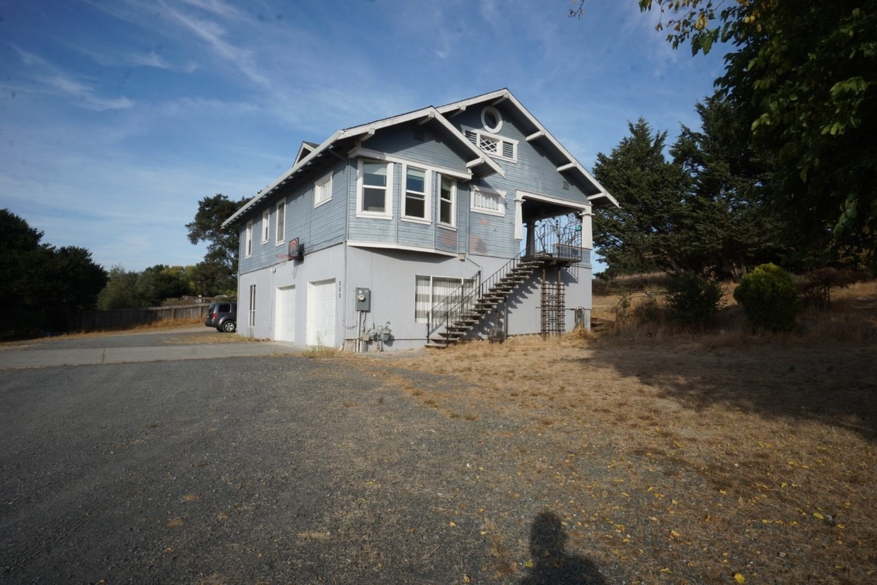 500 Petersen Ln, Petaluma, CA 94952 House for Rent in Petaluma, CA