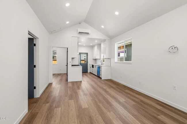 Building Photo - 202 Gangnes Dr