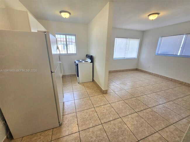 Foto del edificio - 3110 NW 19th Ave