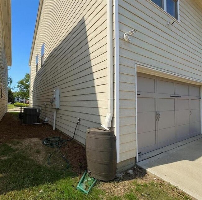 Foto del edificio - 602 Lofty Ln
