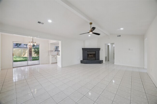 Foto del edificio - 12519 Orleans St