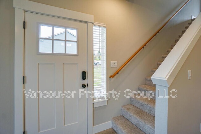 Building Photo - 2217 E Juniper Cir