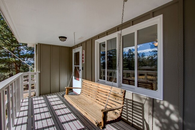 Foto del edificio - 1040 Forest Hill Rd