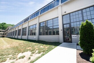 Building Photo - 1409 Grandin Rd