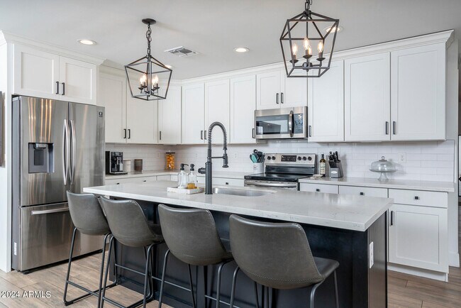 Foto del edificio - 8725 E Bonnie Rose Ave