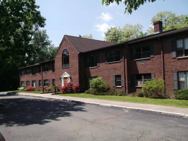 Building Photo - 70 Beaconwood Rd