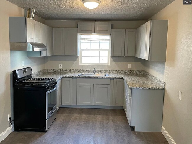 Building Photo - 809 Marion St