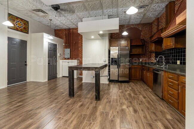 Foto del edificio - 518 E Douglas Ave
