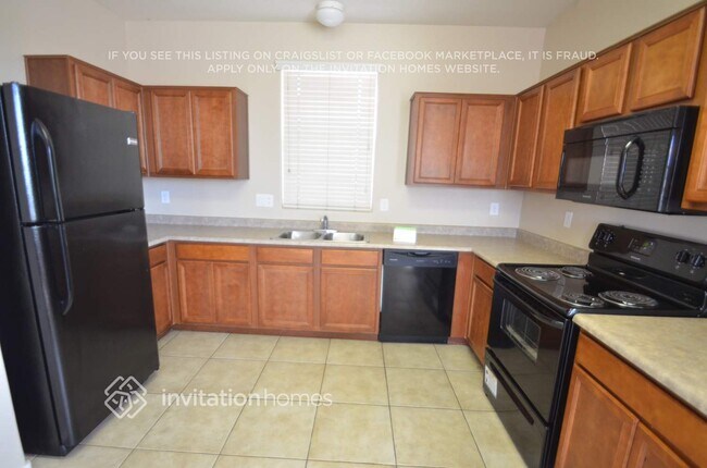 Building Photo - 116 N 66th Ln