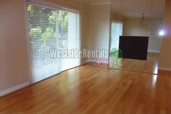 Primary Photo - 1632 Camden Ave