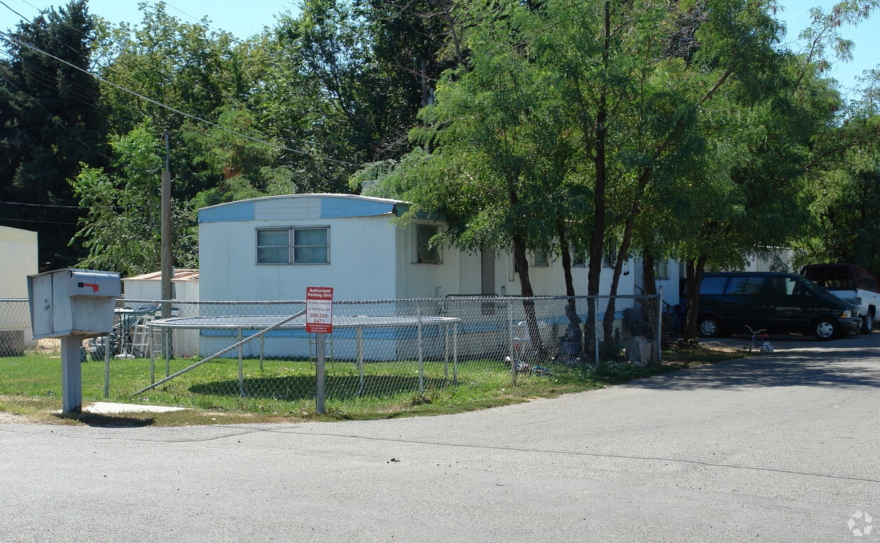 Main photo - Scotty’s Mobile Home Park