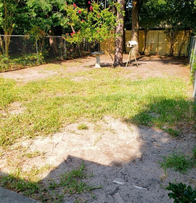 Building Photo - 892 Culp Ave 4