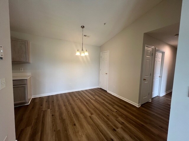Foto del edificio - 905 Hanahan Ct