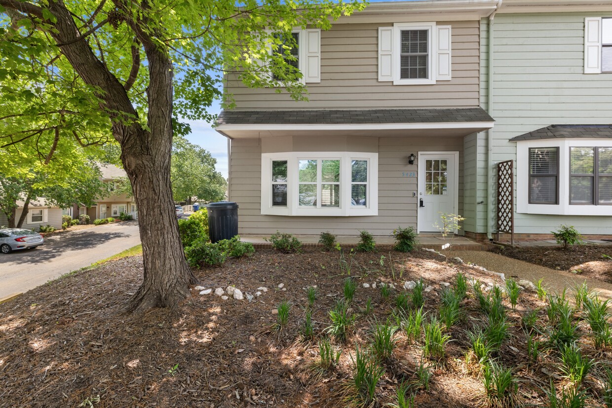 Foto principal - 5423 Pine Top Cir