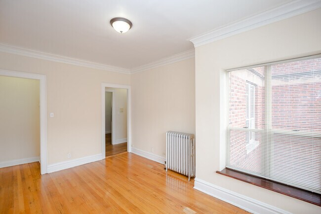 Foto del edificio - 1BR w/Heat!  NO Sec Deposit!  51st King Dr