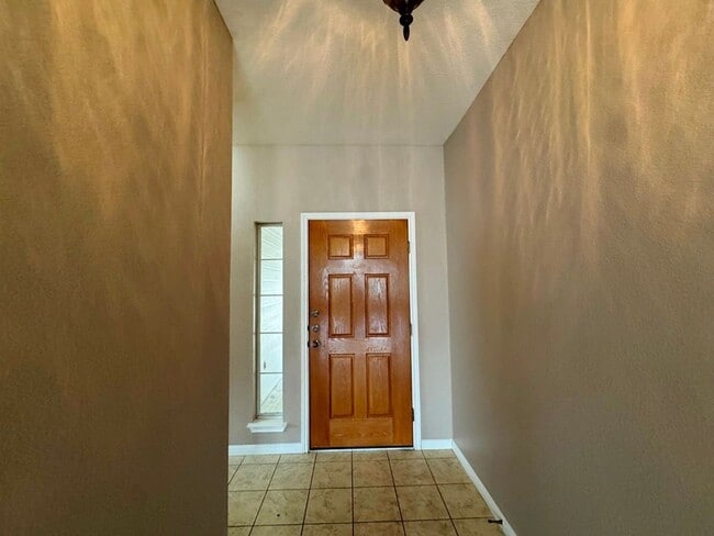 Building Photo - 3 Bed/ 2 Bath Home Available in Villages of Berry Creek!