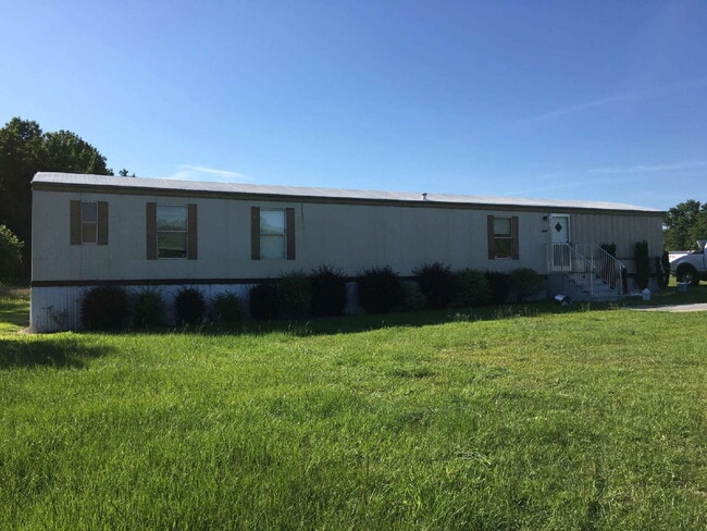 Foto del edificio - 2 BR, 2 BA single-wide in Pikeville *LAWN CARE INCLUDED*