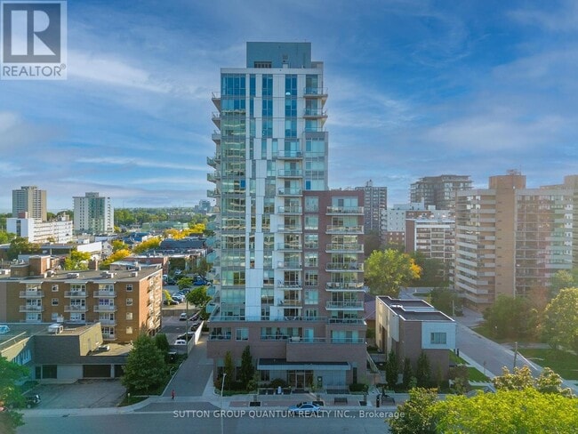 Building Photo - 8-608 Ann St