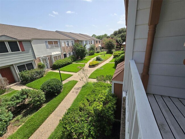 Foto del edificio - 8319 Ariel St