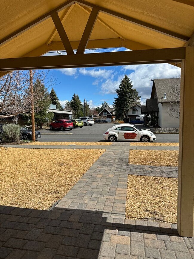 Foto del edificio - Charming 2 Bed / 2 Bath Home in Prime Westside Bend Location