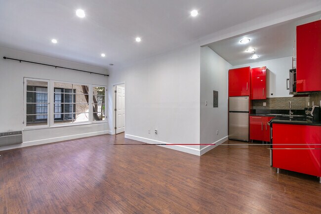 Foto del edificio - 7223-7229 Willoughby