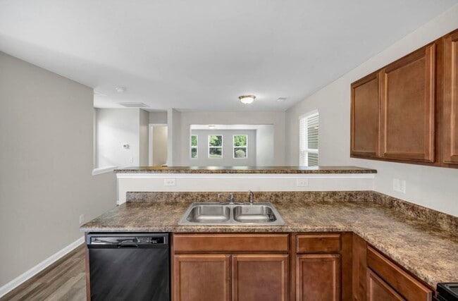 Building Photo - 112 Tybo Dr