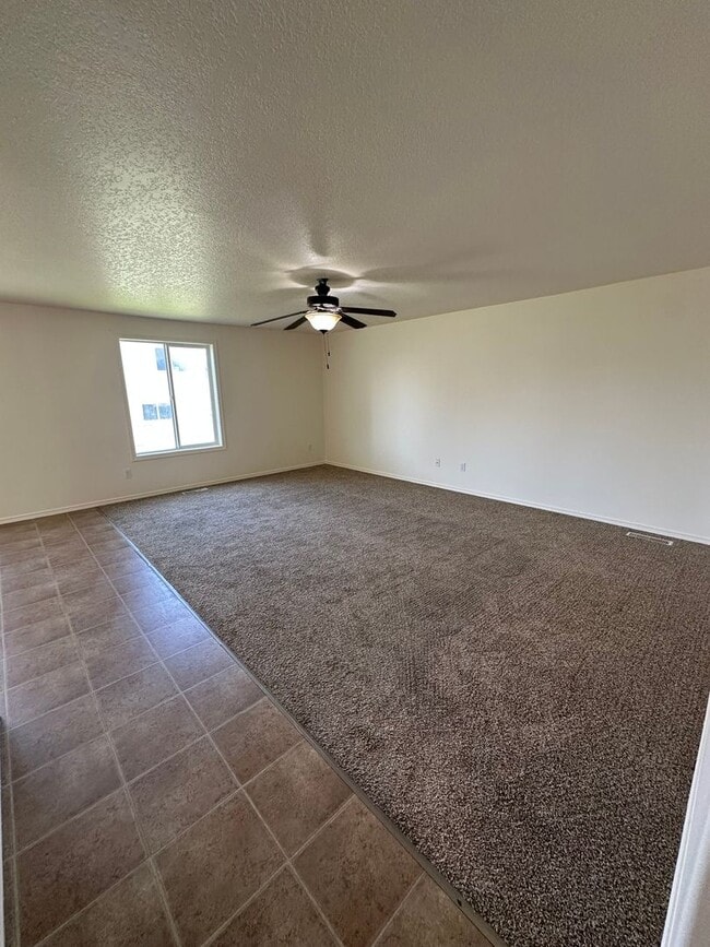 Building Photo - Spacious 4 Bedroom, 3 Bath Home with Fence...