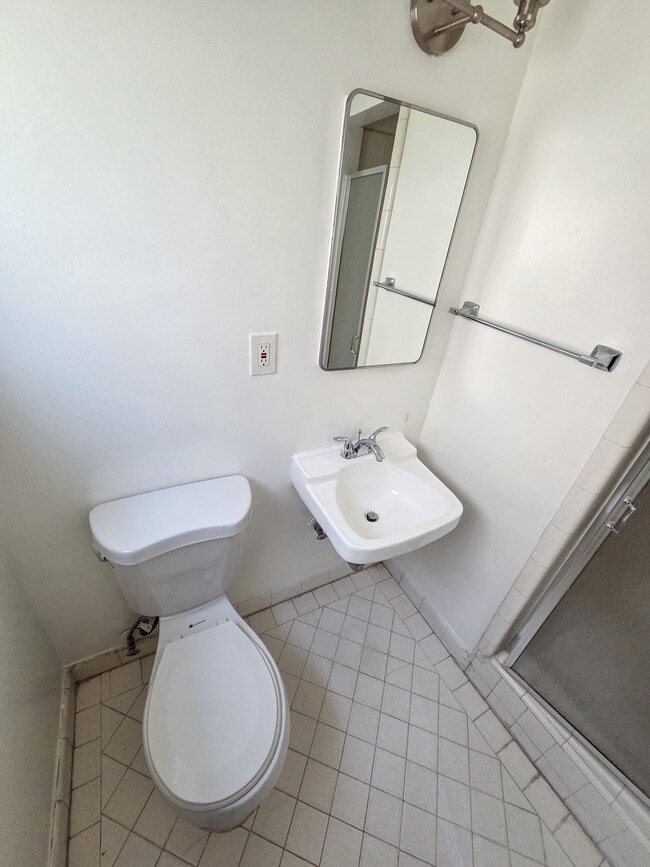 Building Photo - Gregory Way Apartments