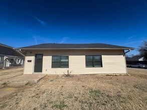 Building Photo - 1816 Collins Ave