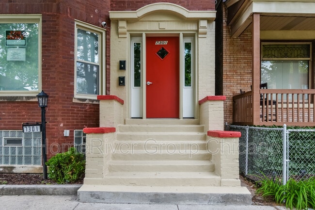 Building Photo - 7301 S Green St
