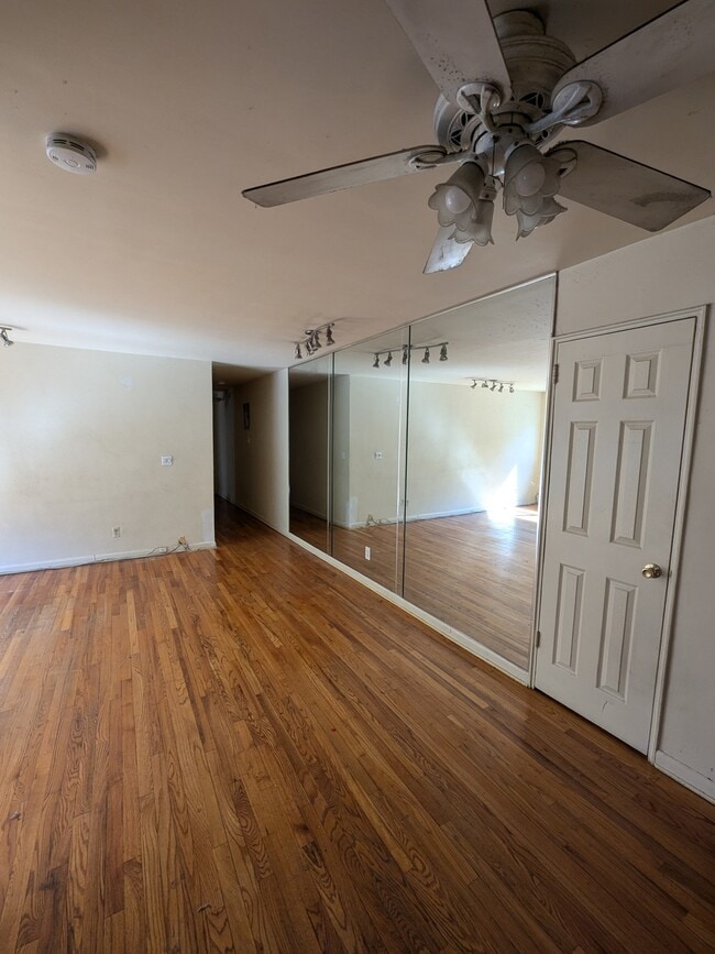 living area - 214 Prospect Ave