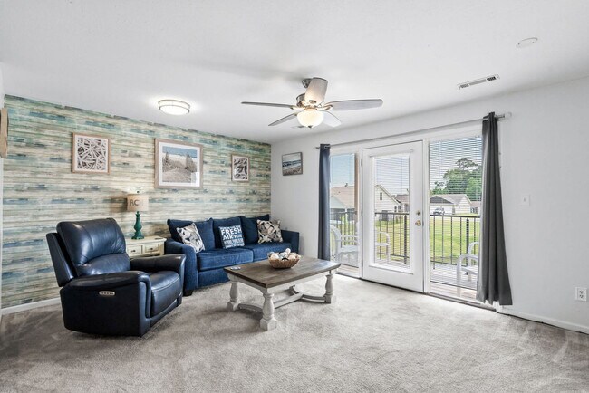 Building Photo - 215 Double Eagle Dr