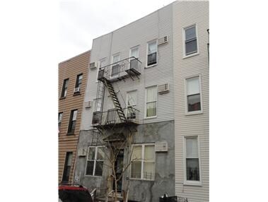 Foto principal - 218 Suydam St