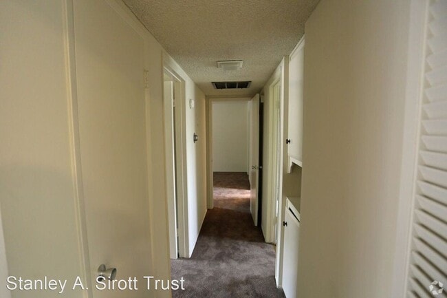 Building Photo - 2 br, 2 bath Apartment - 249-289 Amber Cou...