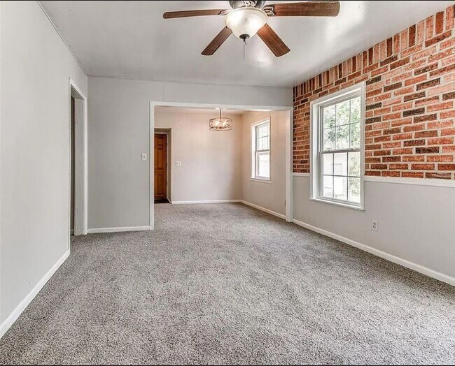 Foto del edificio - Charming & Refreshed 4 Bed / 1 Bath Home in Midwest City – $1,450/mo