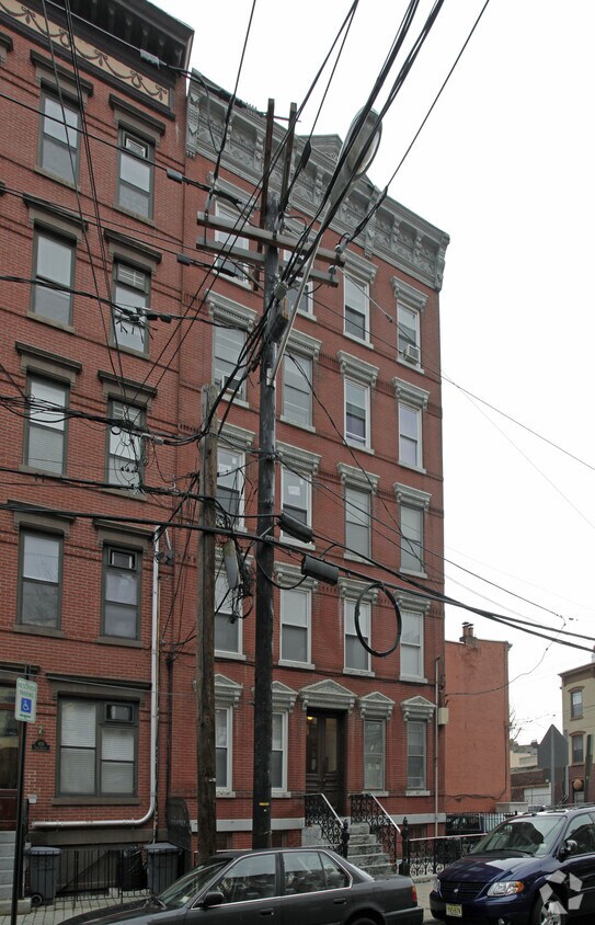 Foto del edificio - 803 Park Ave