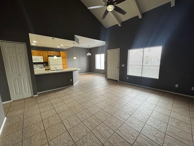 Foto del edificio - 11666 N 28th Dr