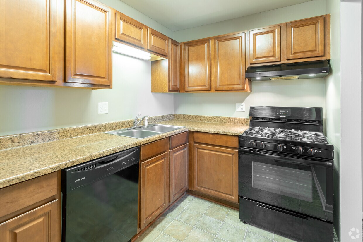 Fountain West Apartments 15011551 Marie St Trenton, MI