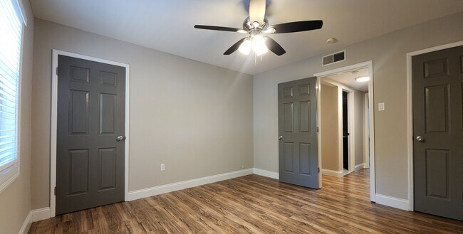 Building Photo - 550 S Clay Ave