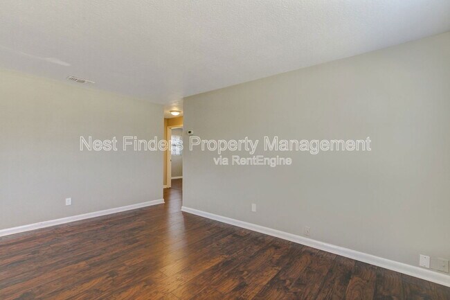 Foto del edificio - 748 Foxbriar Cove