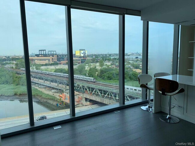 Foto del edificio - 131-03 40th Rd