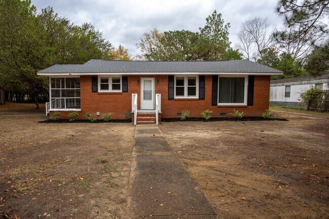 Building Photo - Welcome to this Newly Remodeled Home in a ...