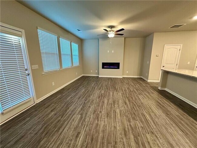 Foto del edificio - 380 Whitetail Cir
