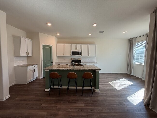 Foto del edificio - 783 Bayberry Ln