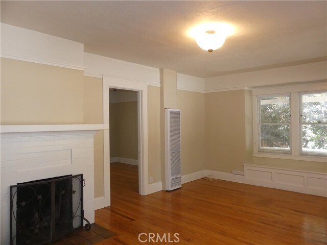 Building Photo - 846 N Wilson Ave