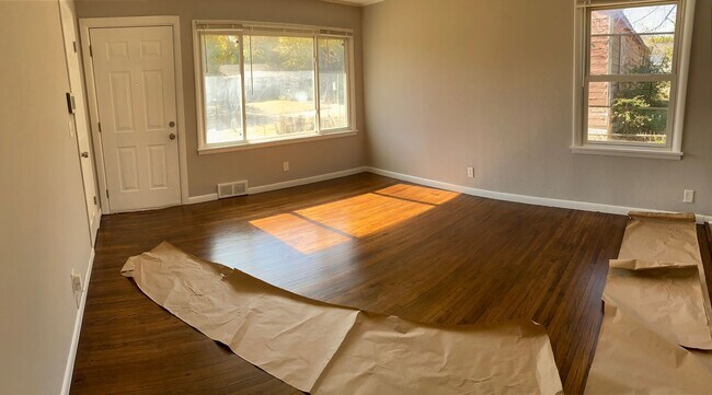 Foto del edificio - Fully Remodeled 2 Bedroom 1 Bathroom Home